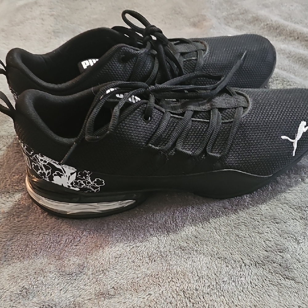 Womens Puma Size 10 Black Riaz Prowl Sneakers